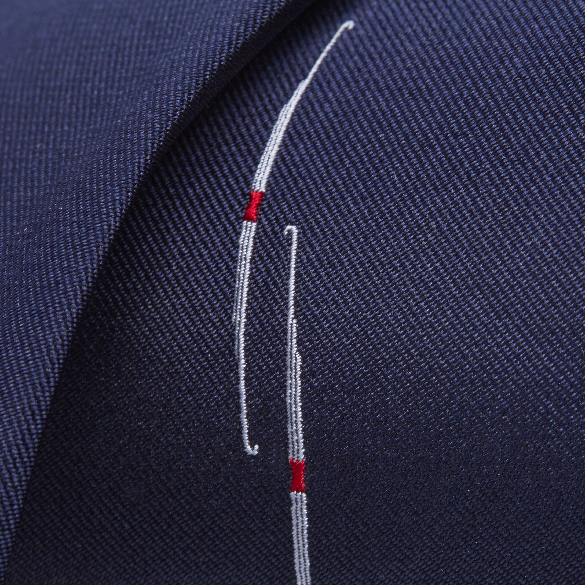 Silk embroidered tailor-made tie